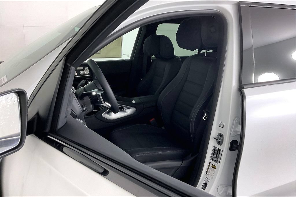 New 2026 Mercedes-Benz GLS 450 4MATIC image 9