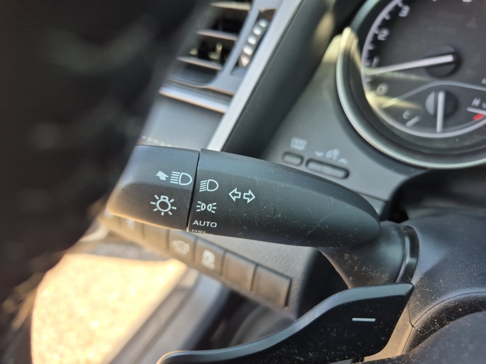 Used 2024 Toyota Camry SE FWD image 33