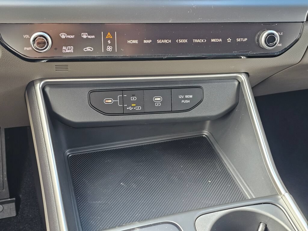 New 2026 Kia Carnival FWD image 15