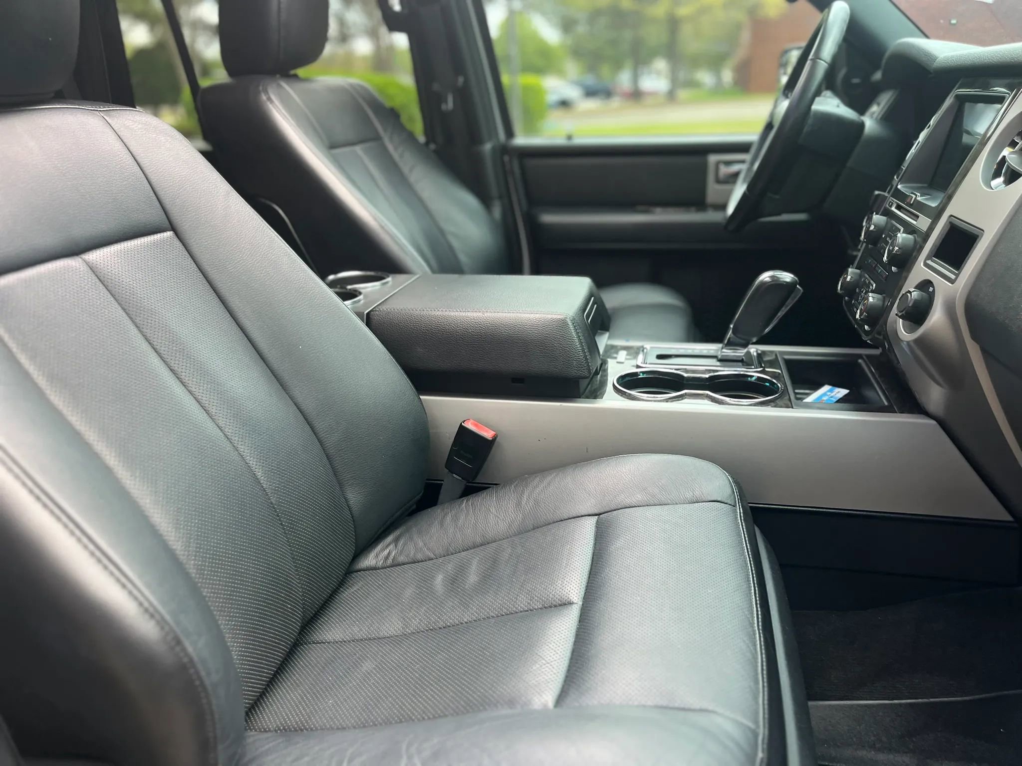 Used 2017 Ford Expedition Limited w/ Equipment Group 301A image 29