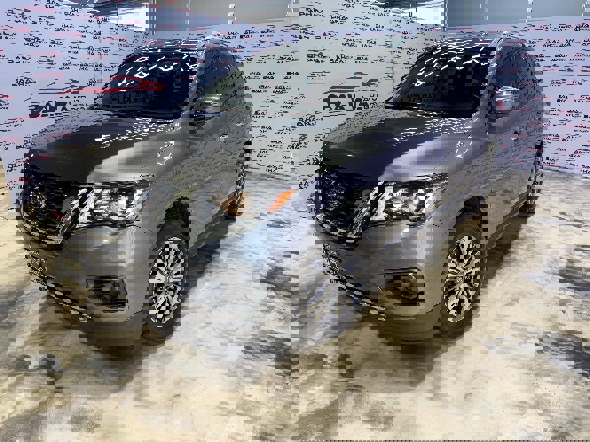 Used 2019 Nissan Pathfinder SV image 5