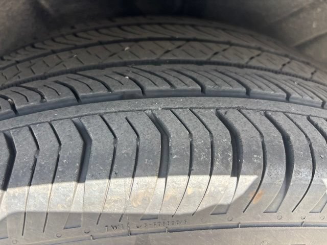 Used 2021 Buick Envision Essence AWD/4WD image 12