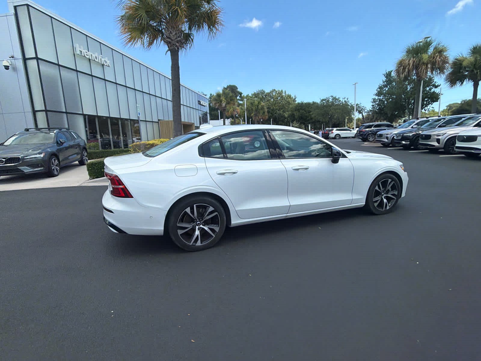 Certified 2024 Volvo S60 B5 Plus FWD image 17