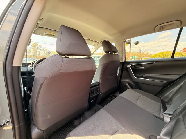 Used 2021 Toyota RAV4 XLE image 17