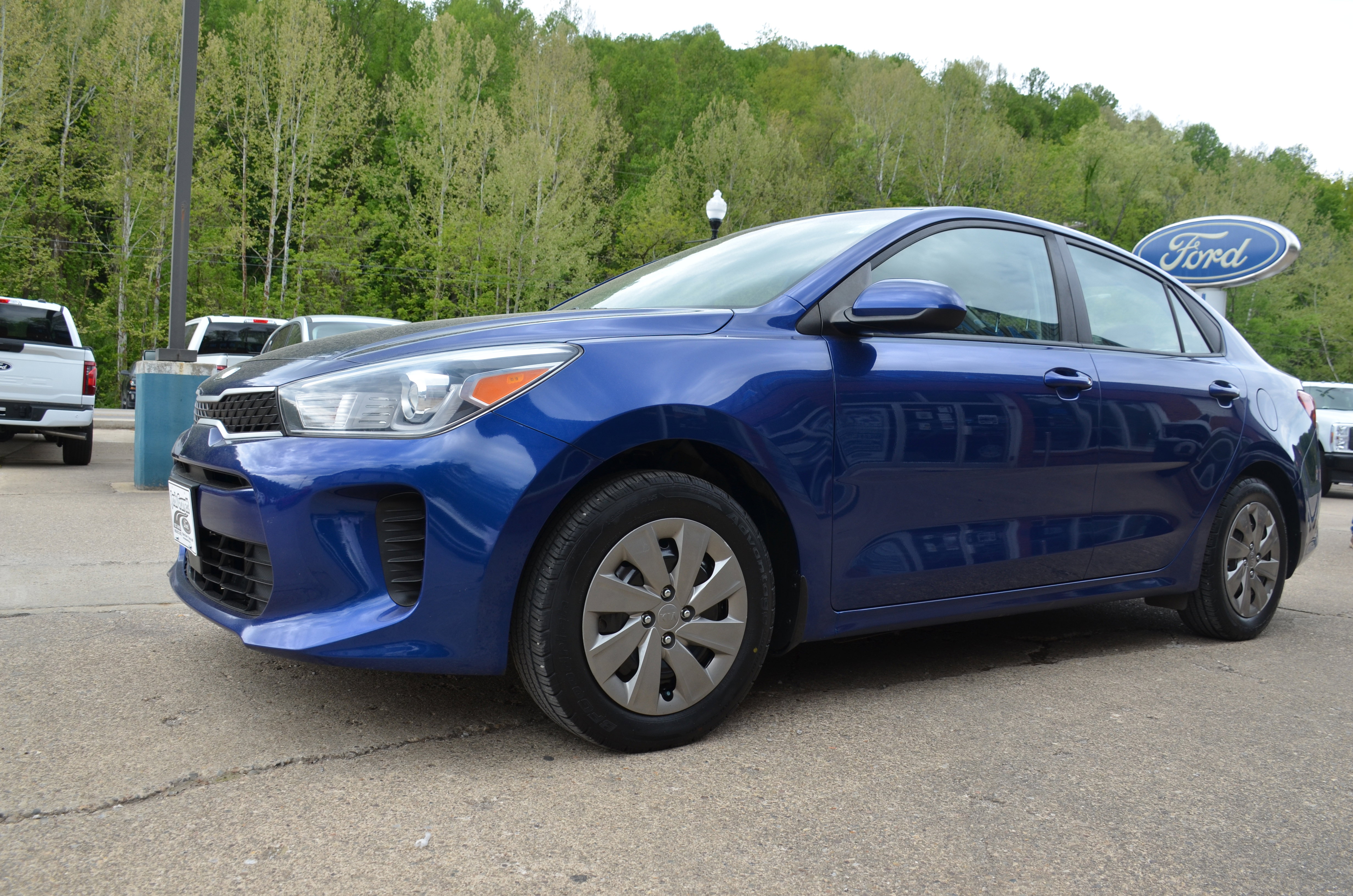 Used 2019 Kia Rio S w/ Technology Package FWD image 2