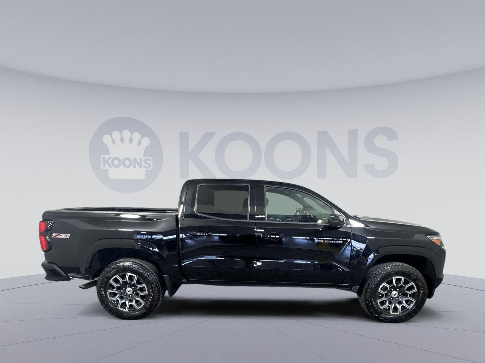 Used 2023 Chevrolet Colorado Z71 w/ Z71 Convenience Package 2 image 8