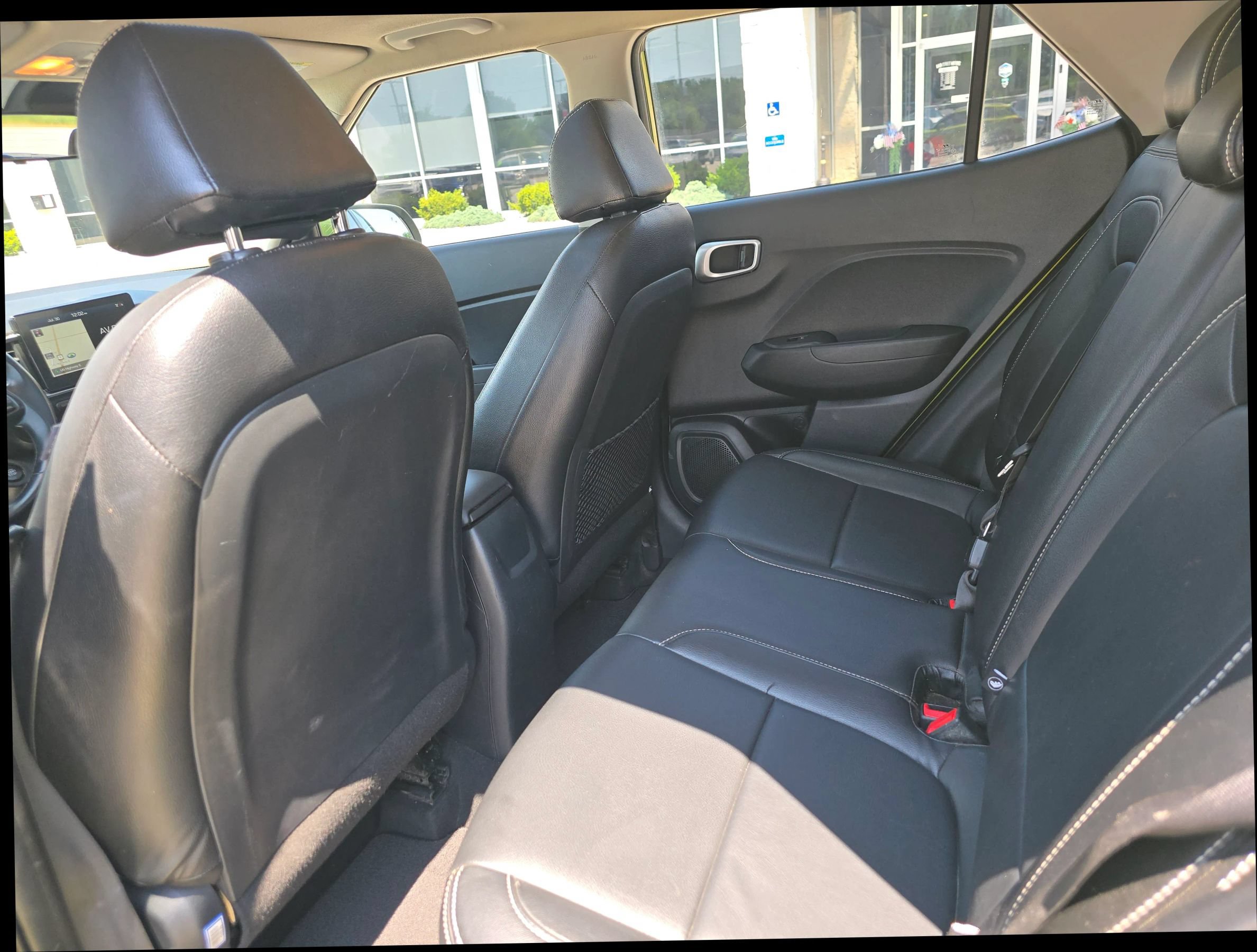 Used 2020 Hyundai Venue SEL w/ Convenience + Premium Package FWD image 13