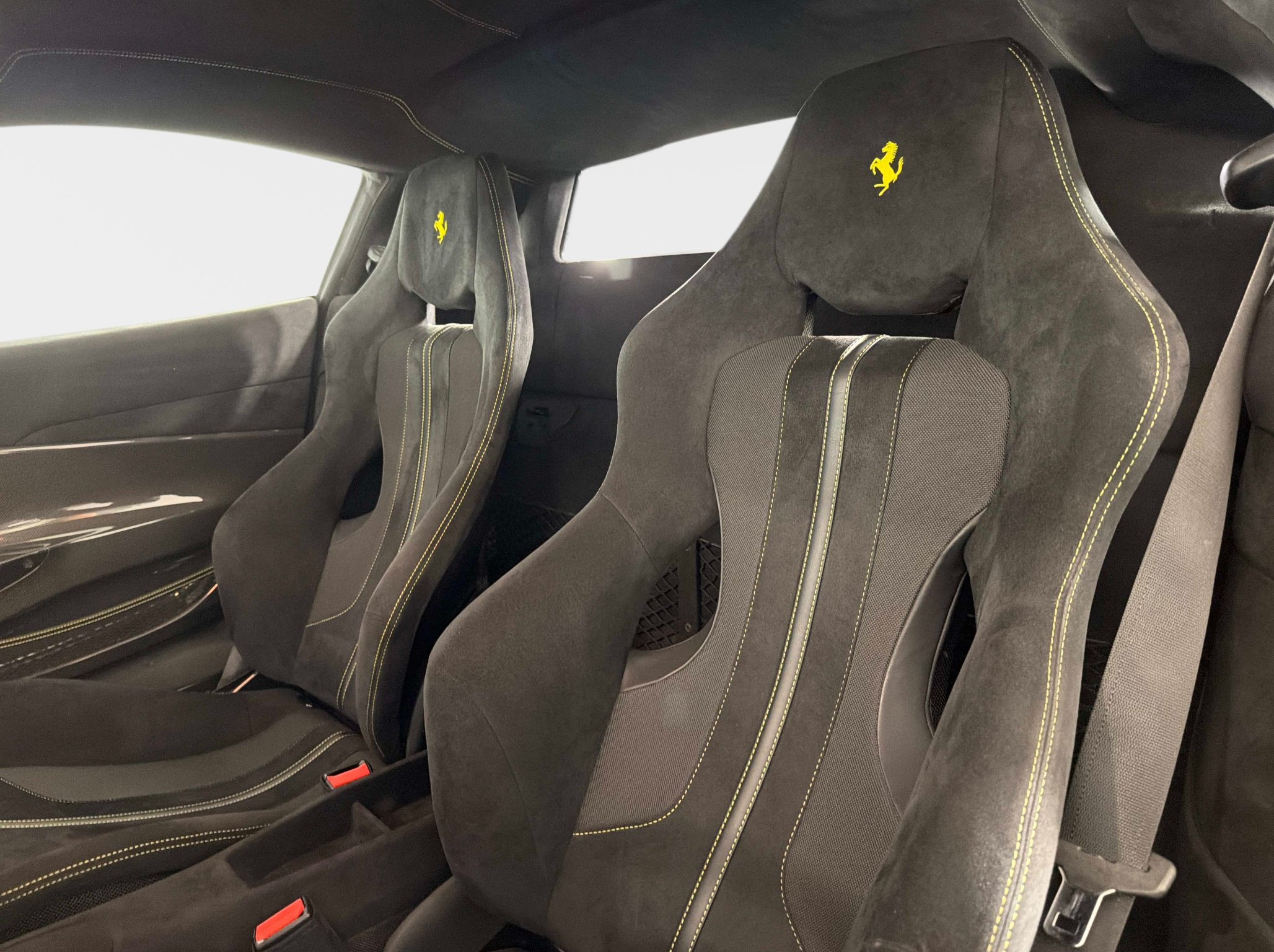 Used 2020 Ferrari 488 Pista Coupe RWD image 35