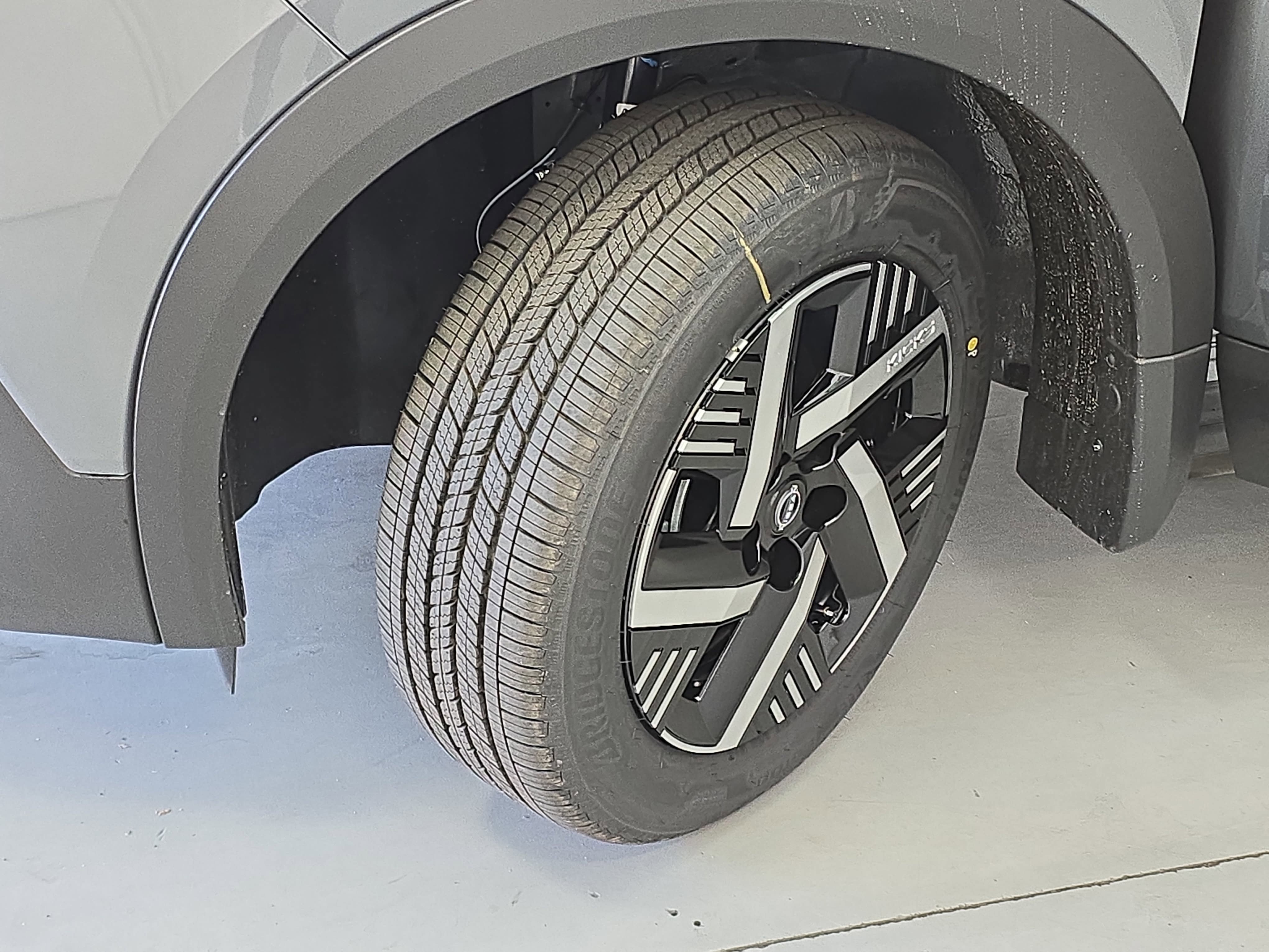 New 2026 Nissan Kicks SV w/ SV Premium Package FWD image 32