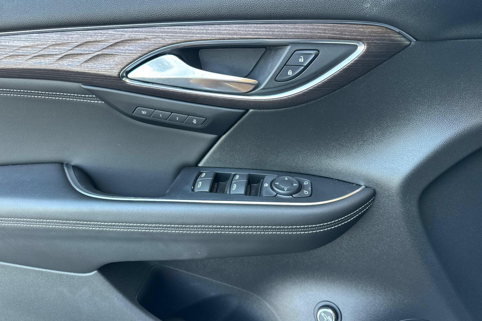 Certified 2023 Buick Envision Avenir AWD/4WD image 11