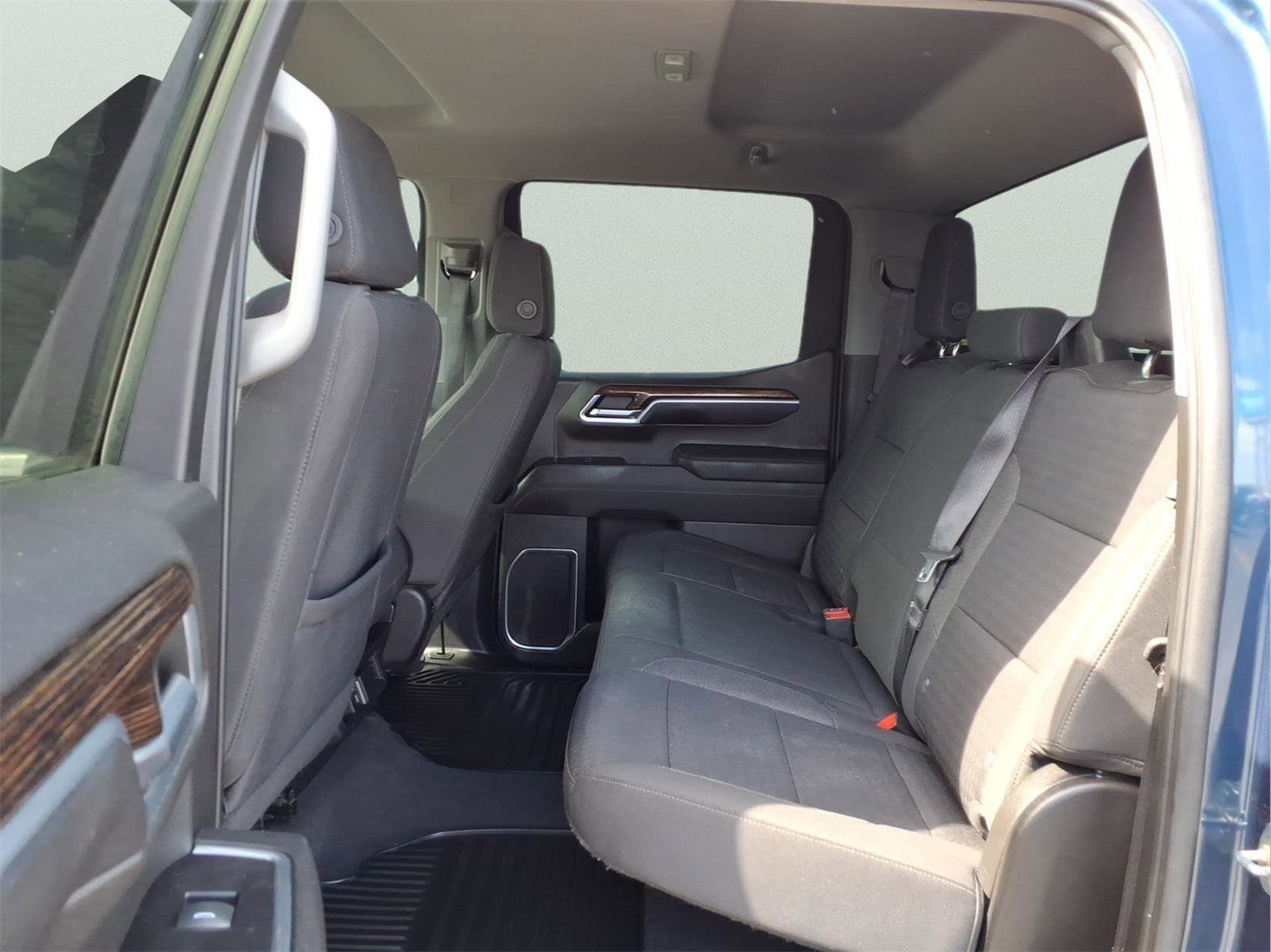 Used 2022 GMC Sierra 1500 SLE w/ X31 Off-Road Package image 4