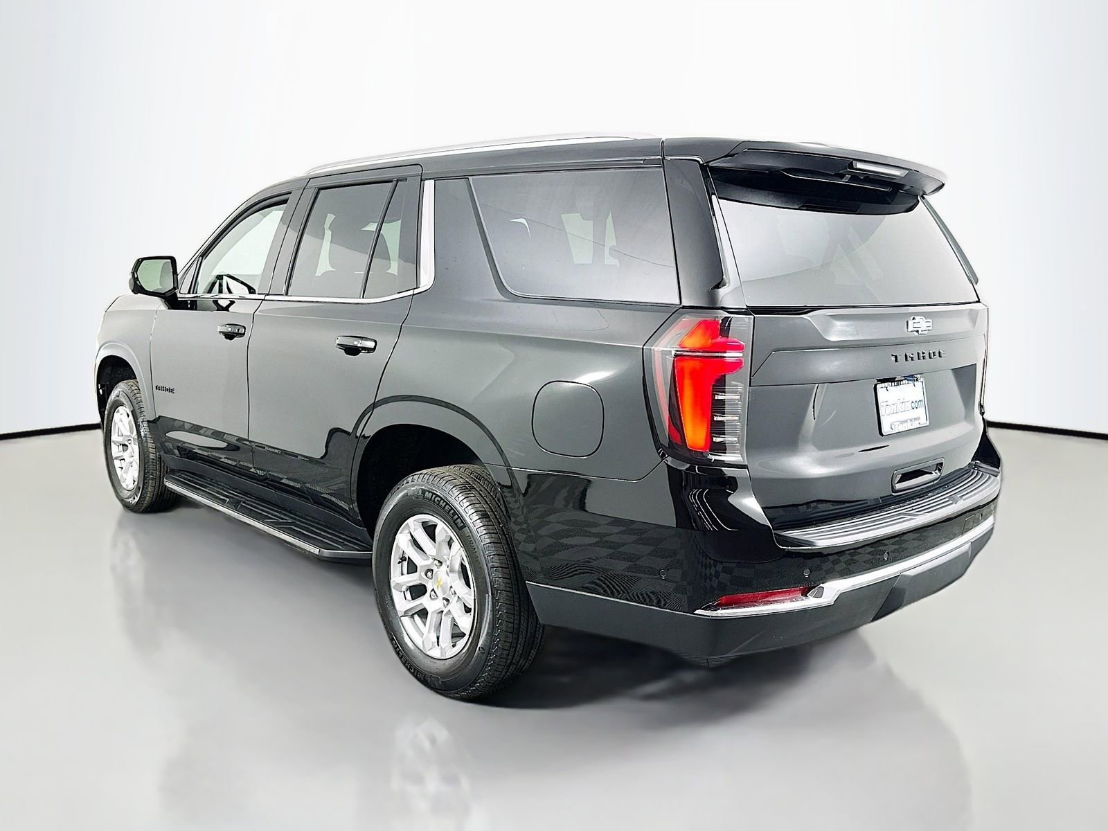 New 2026 Chevrolet Tahoe LS w/ LPO, Dark Essentials Package AWD/4WD image 6