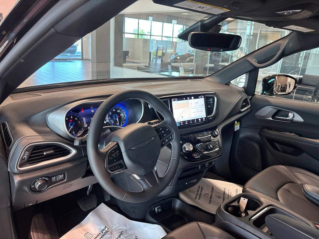 New 2027 Chrysler Pacifica Select FWD image 7