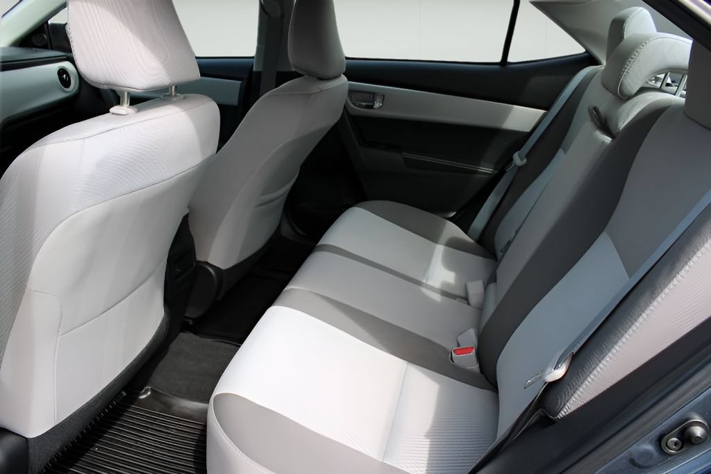 Certified 2018 Toyota Corolla LE FWD image 19