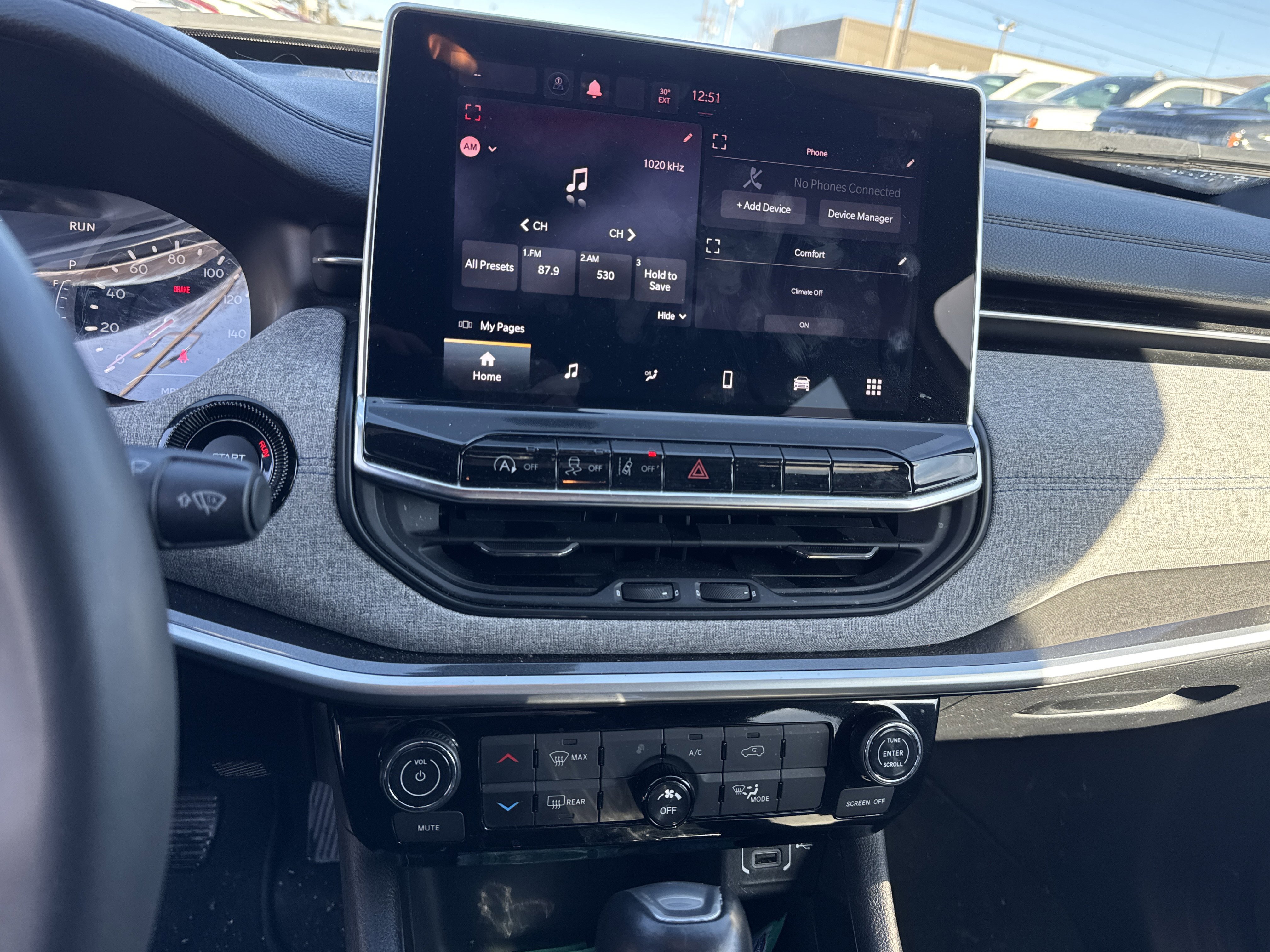 Used 2024 Jeep Compass Latitude image 23