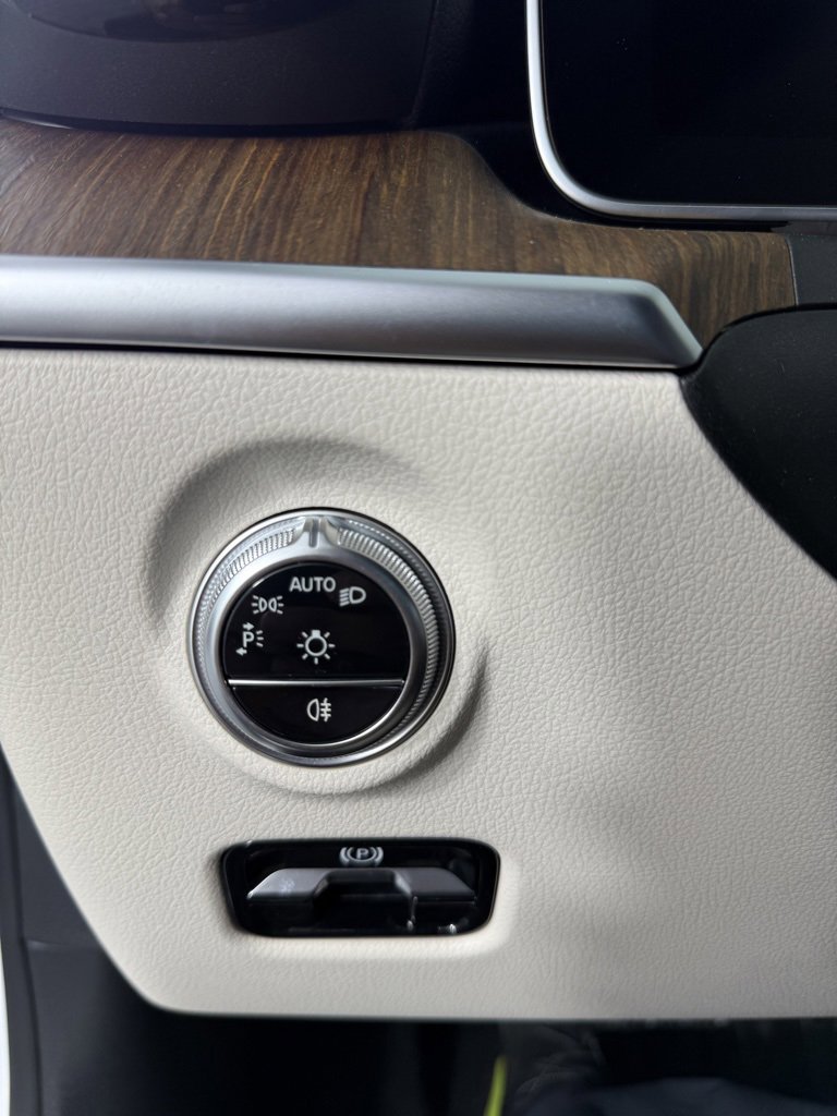 Certified 2024 Mercedes-Benz C 300 4MATIC Sedan image 19