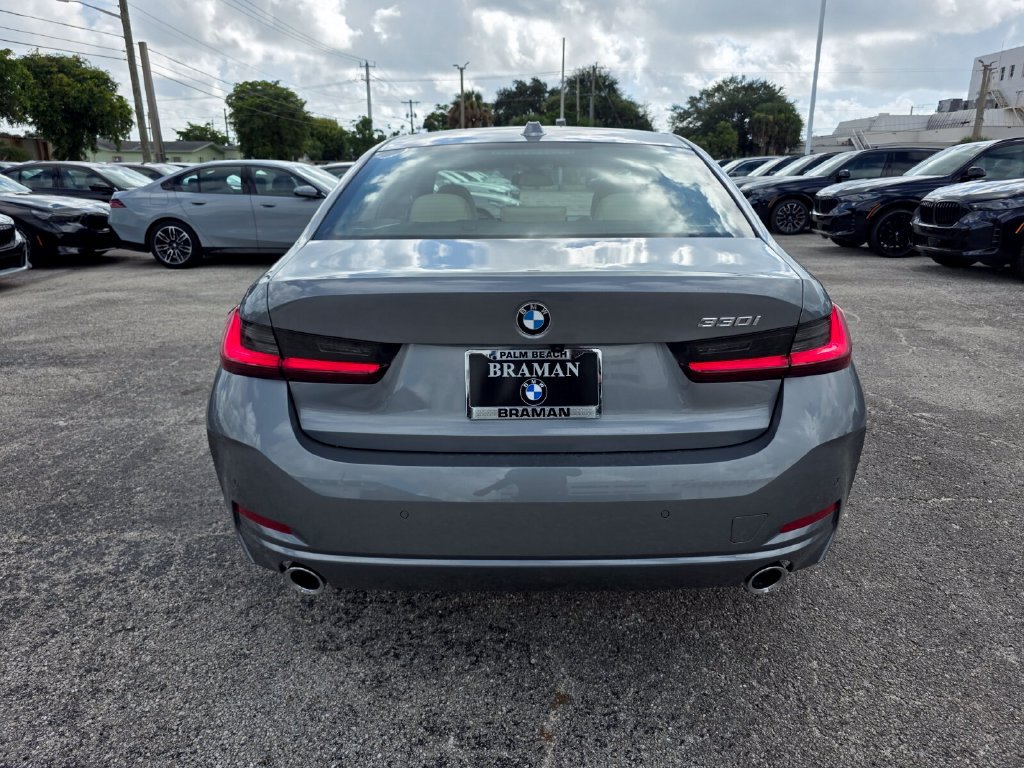 New 2026 BMW 330i Sedan w/ Premium Package RWD image 5