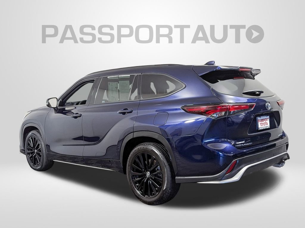 Used 2024 Toyota Highlander XSE video 3