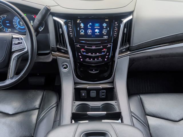 Used 2019 Cadillac Escalade ESV Platinum image 3