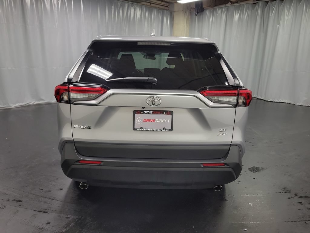 Used 2023 Toyota RAV4 LE AWD/4WD image 7
