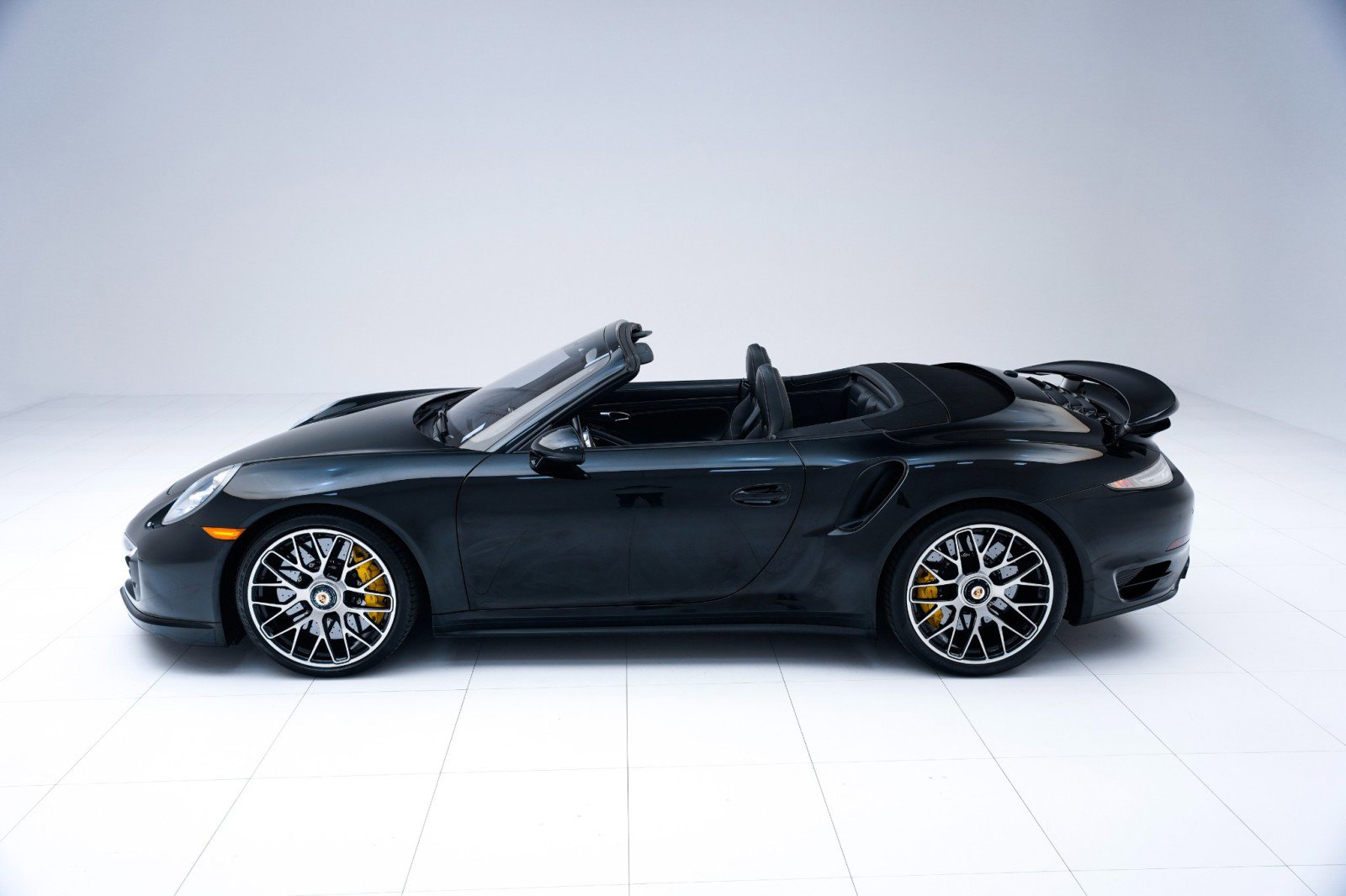 Certified 2015 Porsche 911 Turbo S AWD/4WD image 2