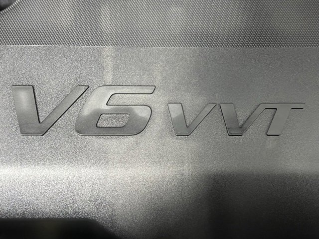 Used 2022 Chevrolet Traverse LT image 9