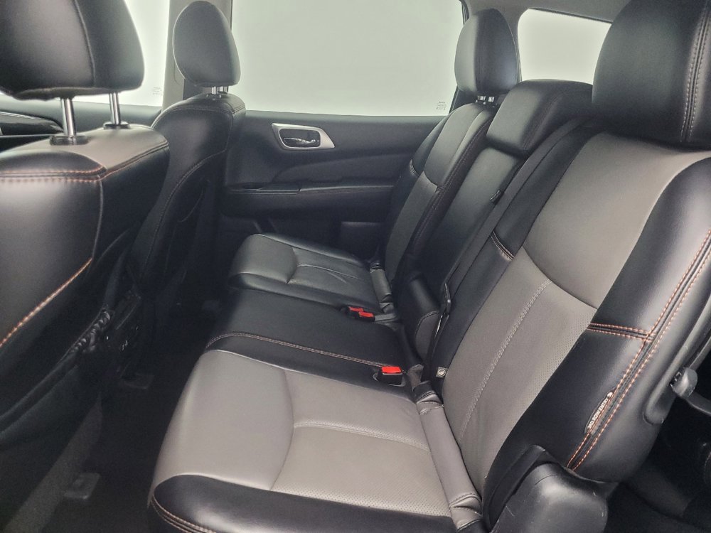 Used 2019 Nissan Pathfinder SL image 18