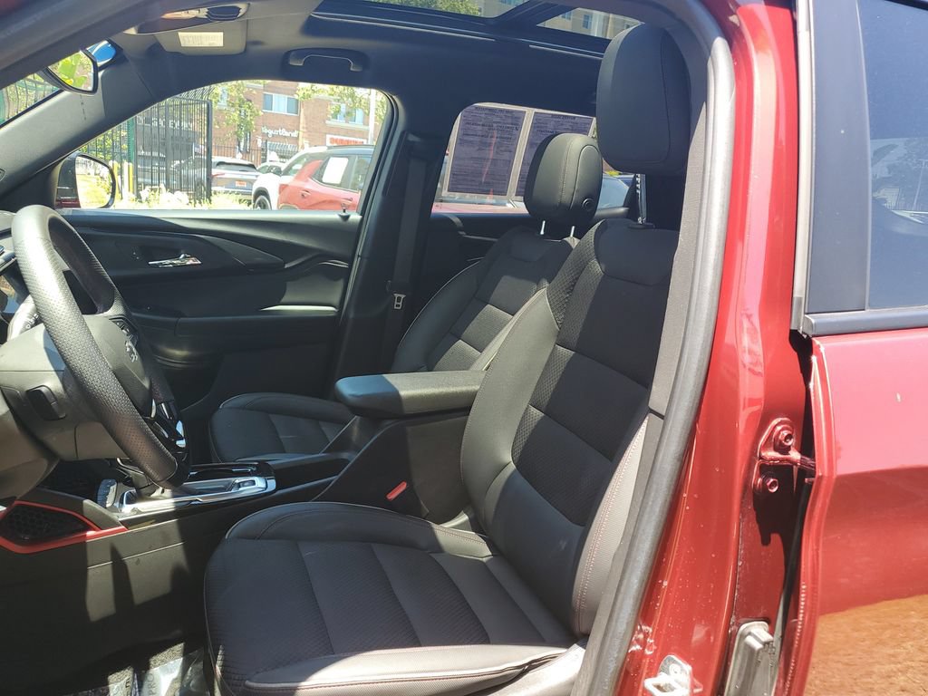 Used 2023 Chevrolet TrailBlazer RS w/ Sun and Liftgate Package FWD image 20