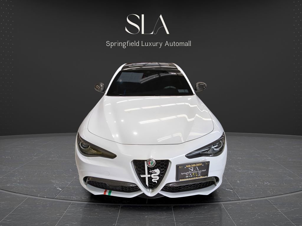 Used 2022 Alfa Romeo Giulia Ti image 3