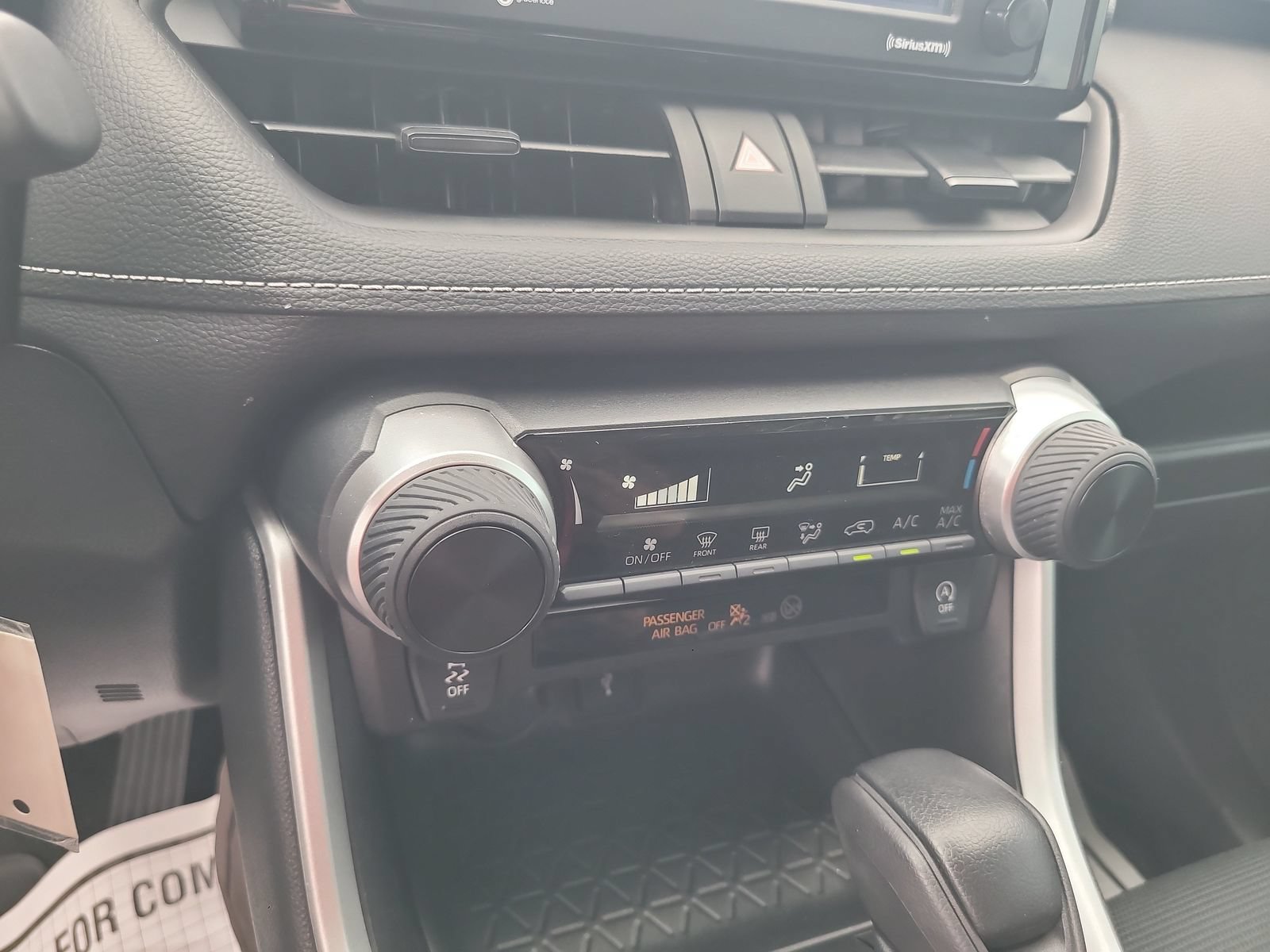 Used 2022 Toyota RAV4 LE AWD/4WD image 18