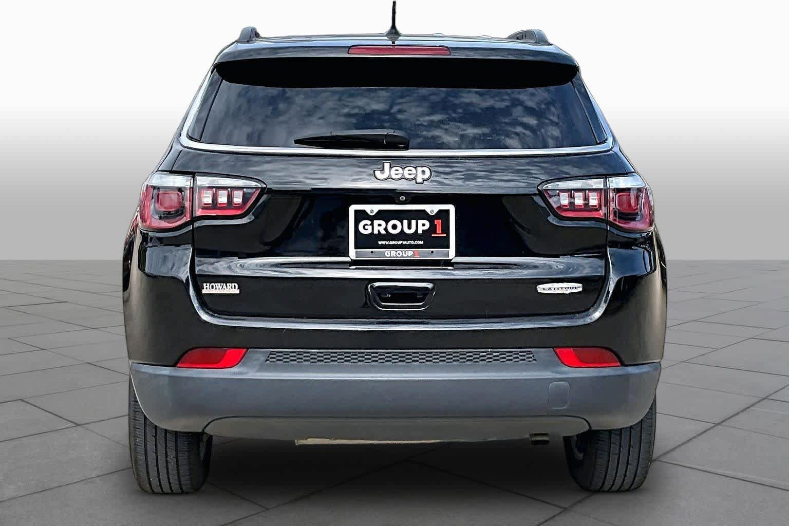 Used 2018 Jeep Compass Latitude FWD image 6