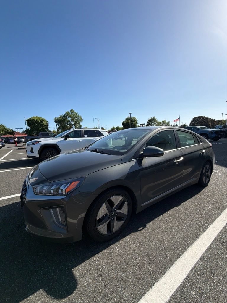 Used 2022 Hyundai Ioniq Limited FWD image 1