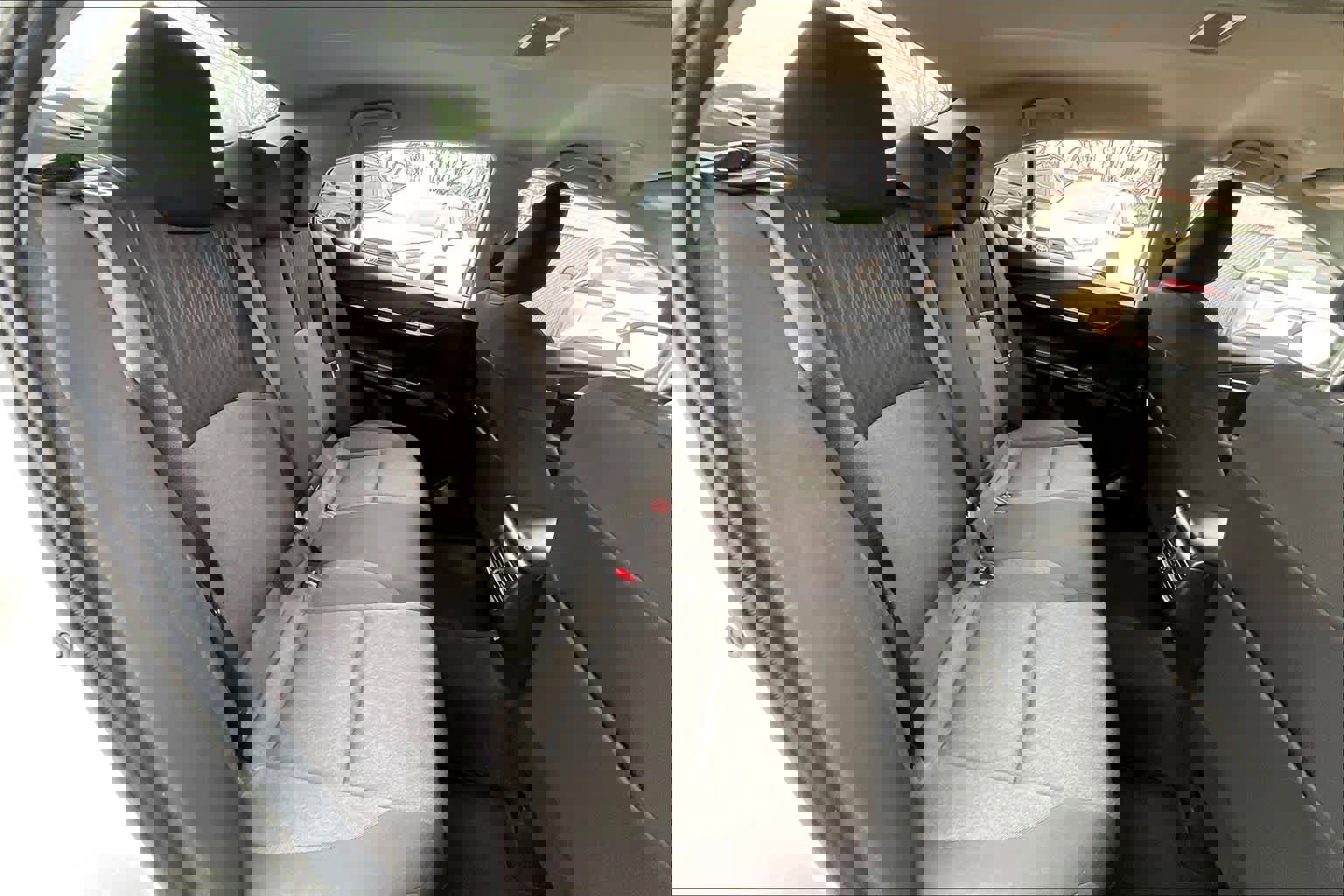 Used 2025 Toyota Camry LE w/ Convenience Package image 19