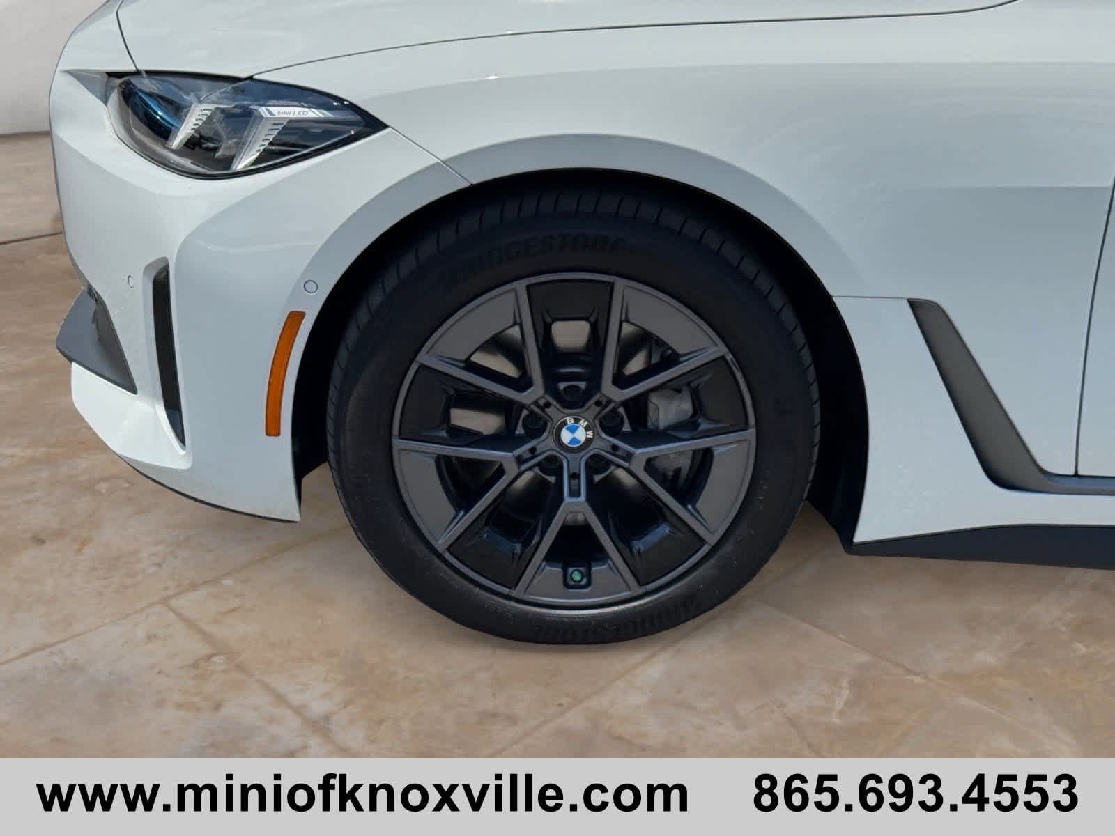 Used 2025 BMW i4 eDrive40 w/ Parking Assistance Package RWD image 9