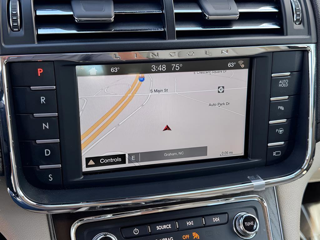 Used 2019 Lincoln Continental Reserve FWD image 14