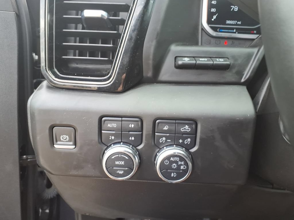 Used 2023 GMC Sierra 1500 AT4 w/ Technology Package AWD/4WD image 13