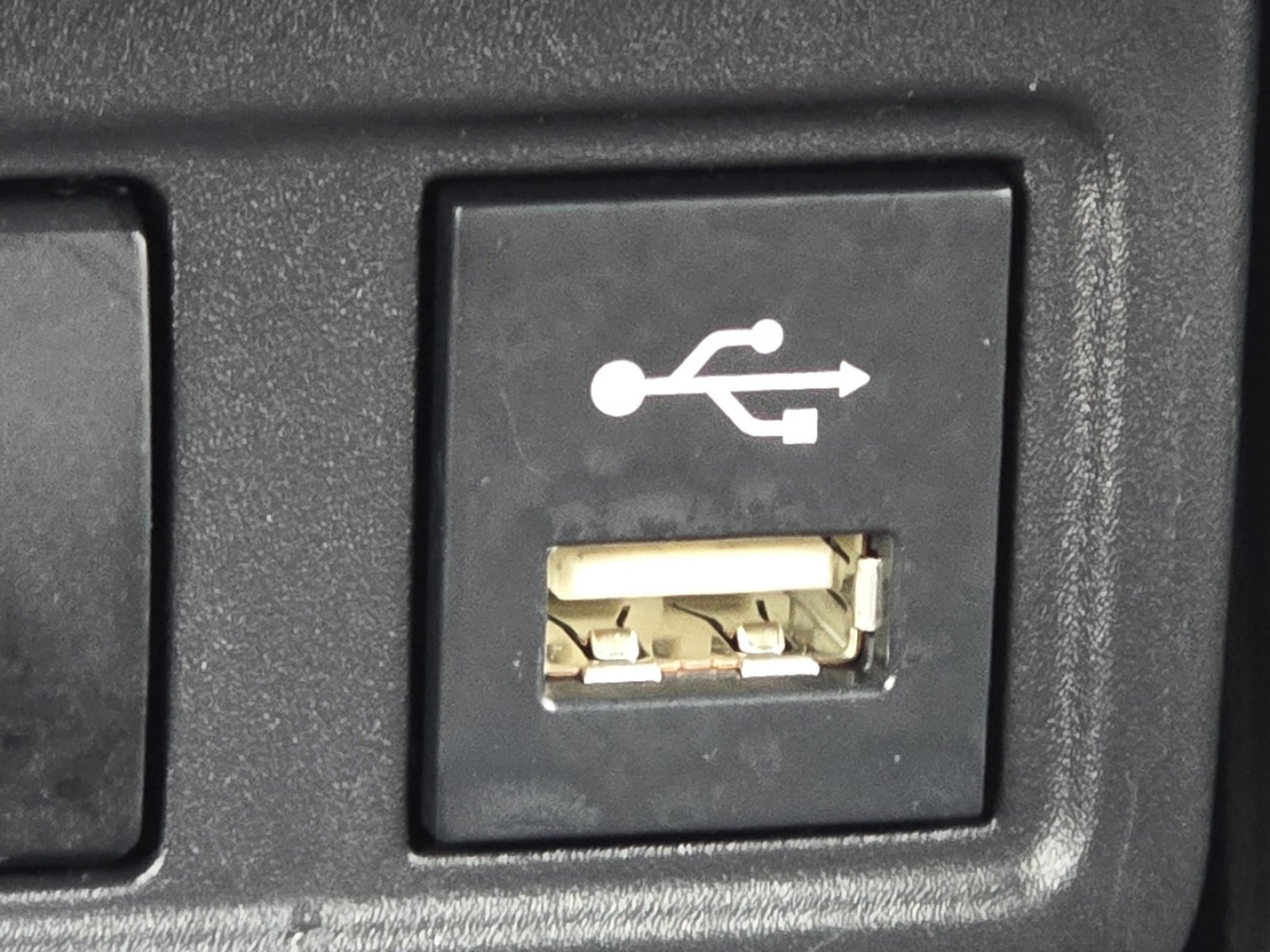 Used 2022 Toyota Corolla Cross LE image 7