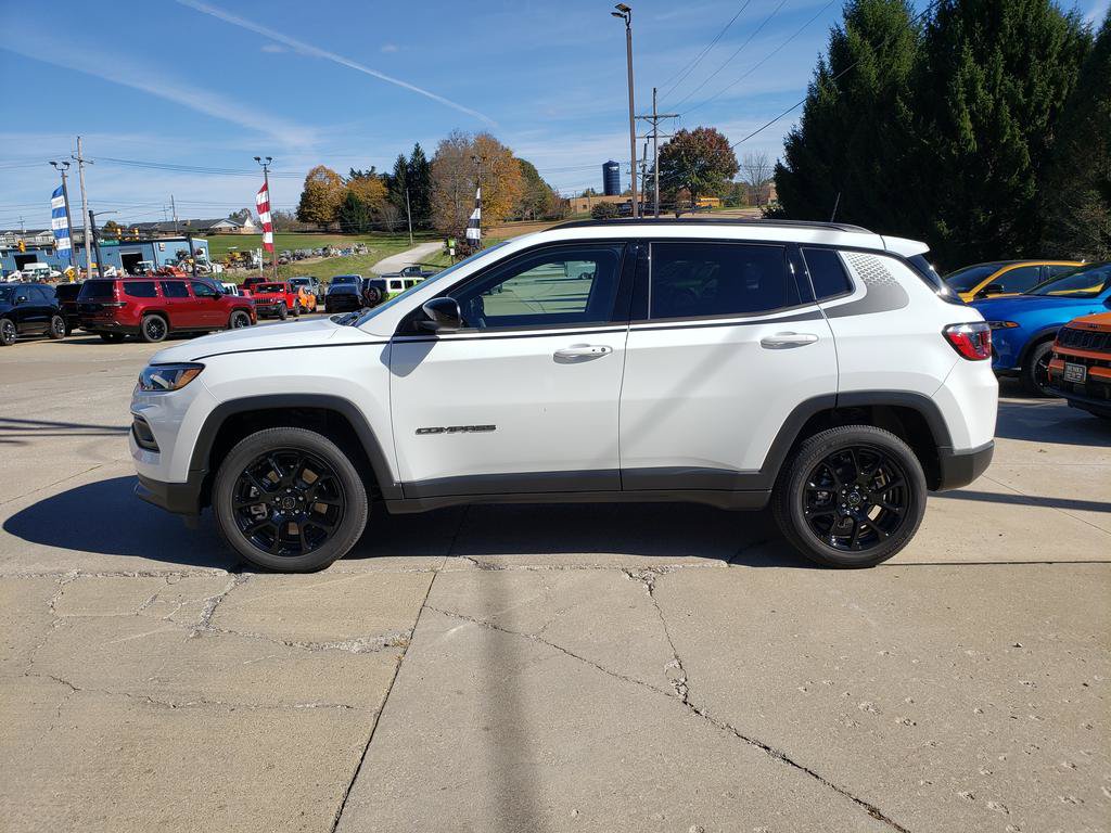 New 2026 Jeep Compass Latitude AWD/4WD image 7