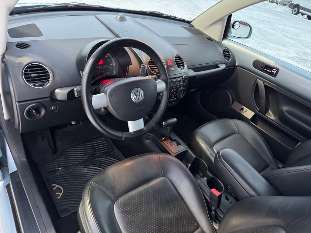 Used 2009 Volkswagen Beetle S image 16