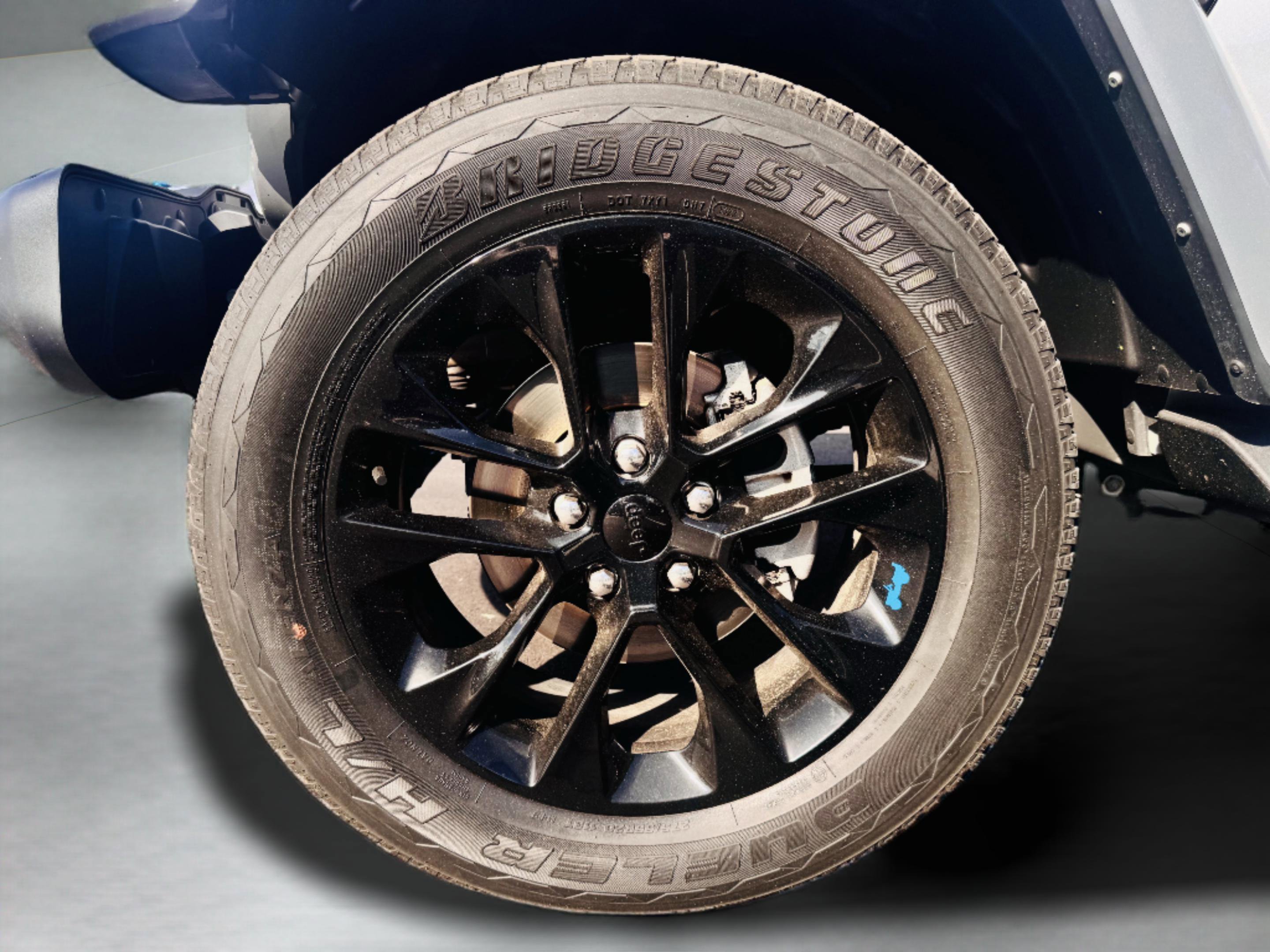 Used 2022 Jeep Wrangler Unlimited Sahara w/ Cold Weather Group image 9