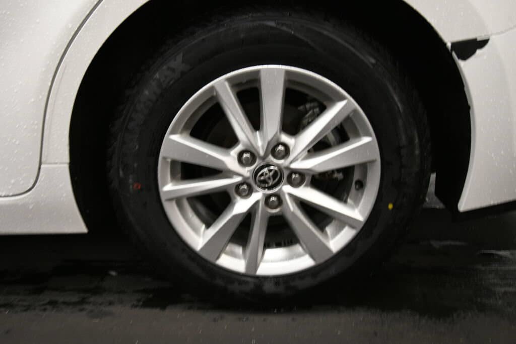 Used 2025 Toyota Camry LE FWD image 30