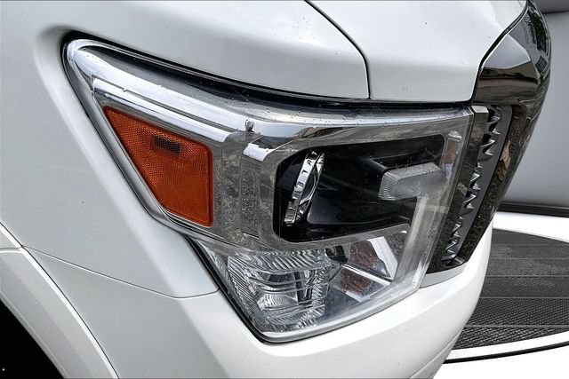 Used 2017 Nissan Titan Platinum Reserve AWD/4WD image 32