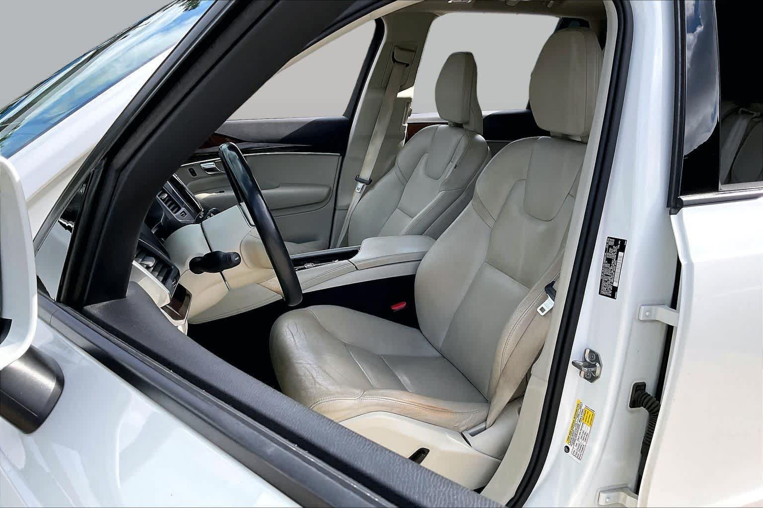 Used 2019 Volvo XC90 T6 Momentum w/ Advanced Package AWD/4WD image 8