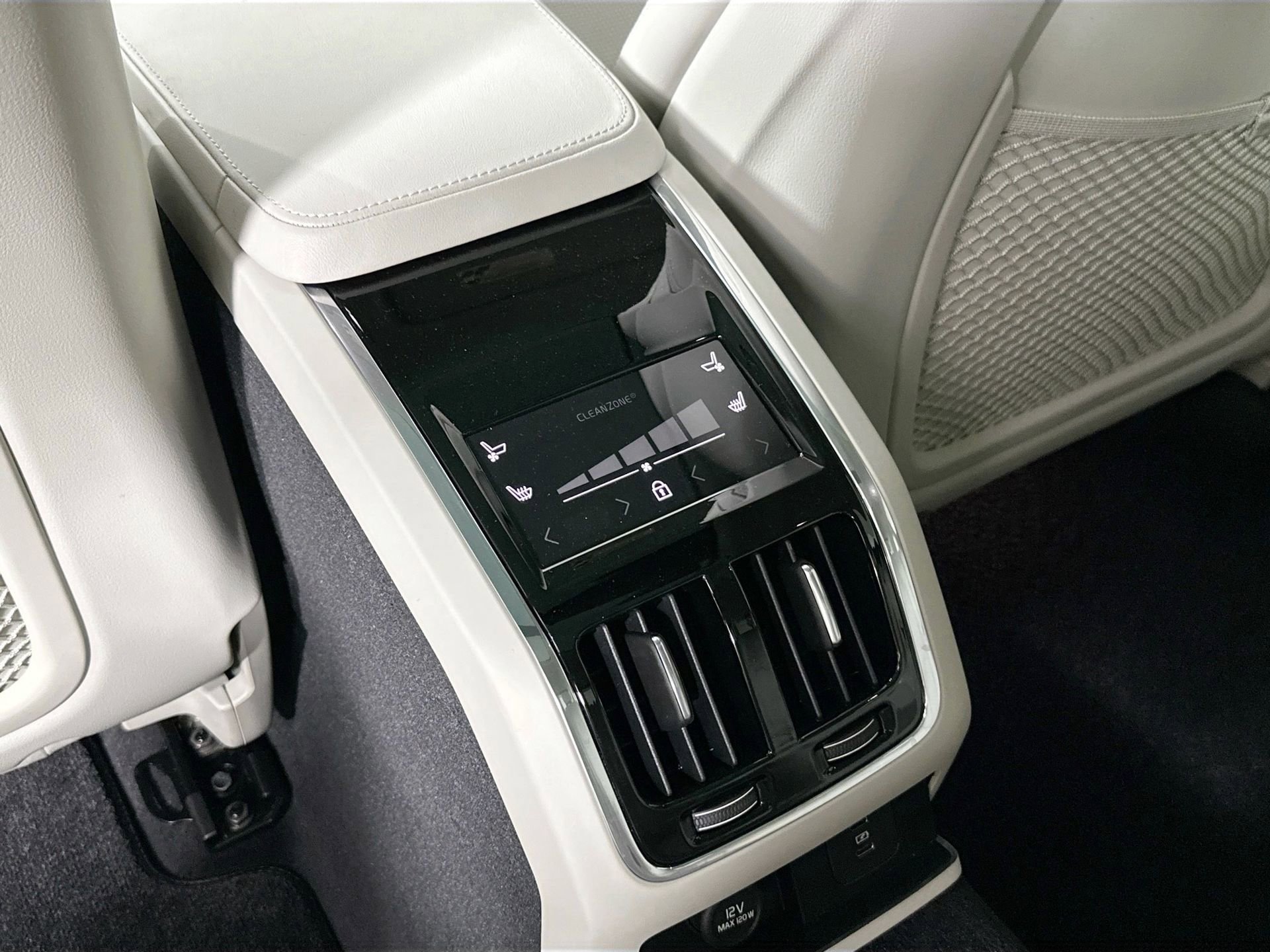 New 2025 Volvo S90 B6 Ultra w/ Lounge Package image 29