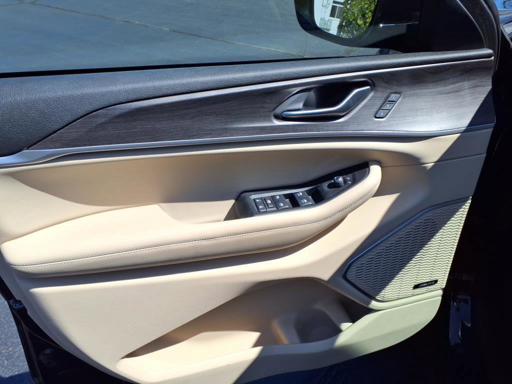 Certified 2021 Jeep Grand Cherokee L Limited image 19