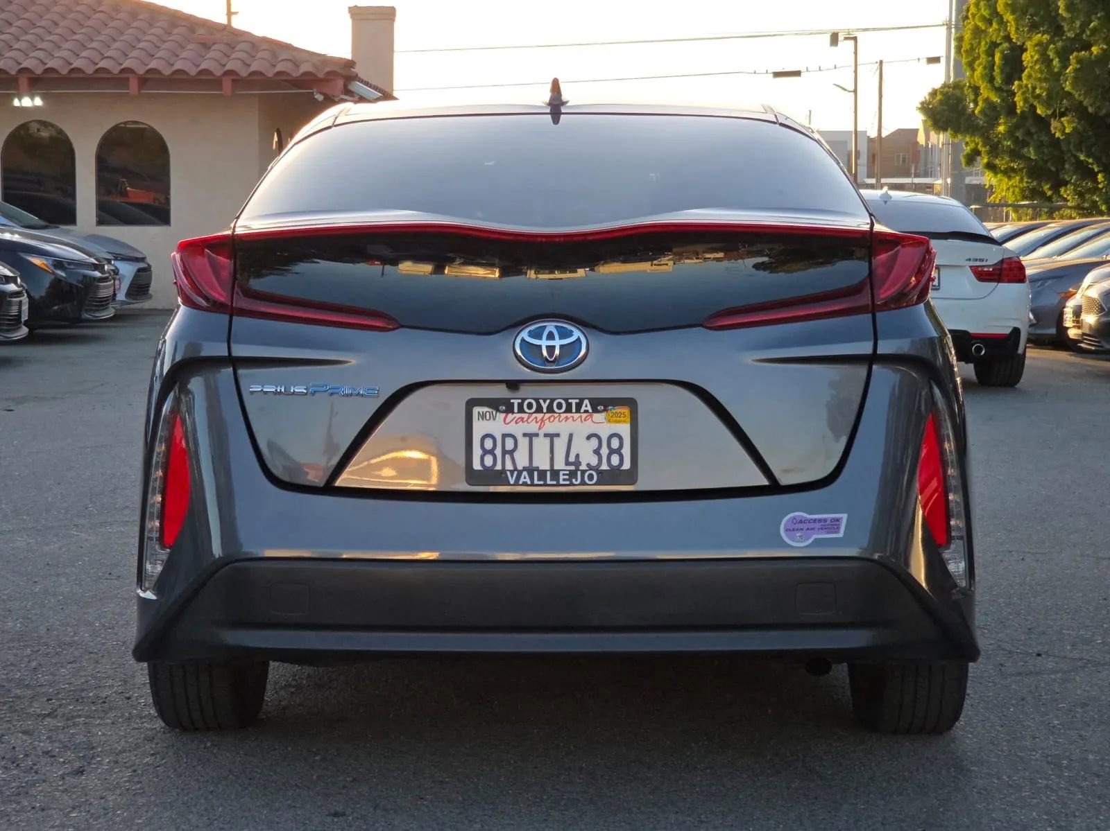 Used 2018 Toyota Prius Prime Premium image 5