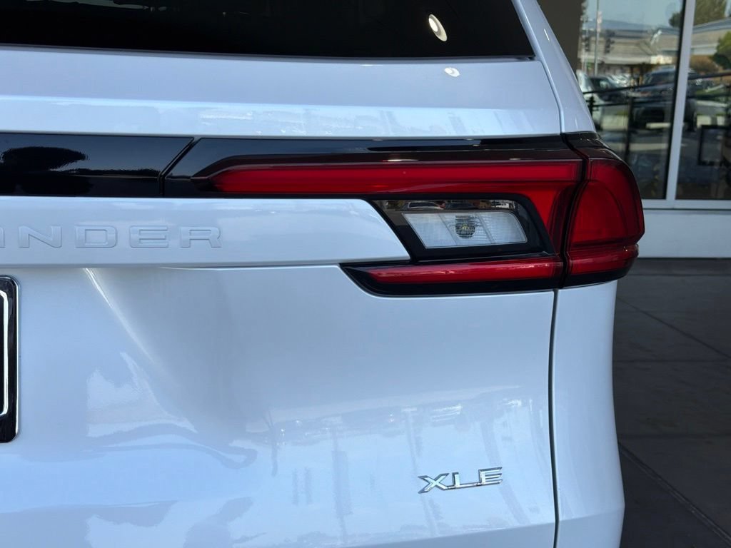 New 2026 Toyota Grand Highlander XLE FWD image 12