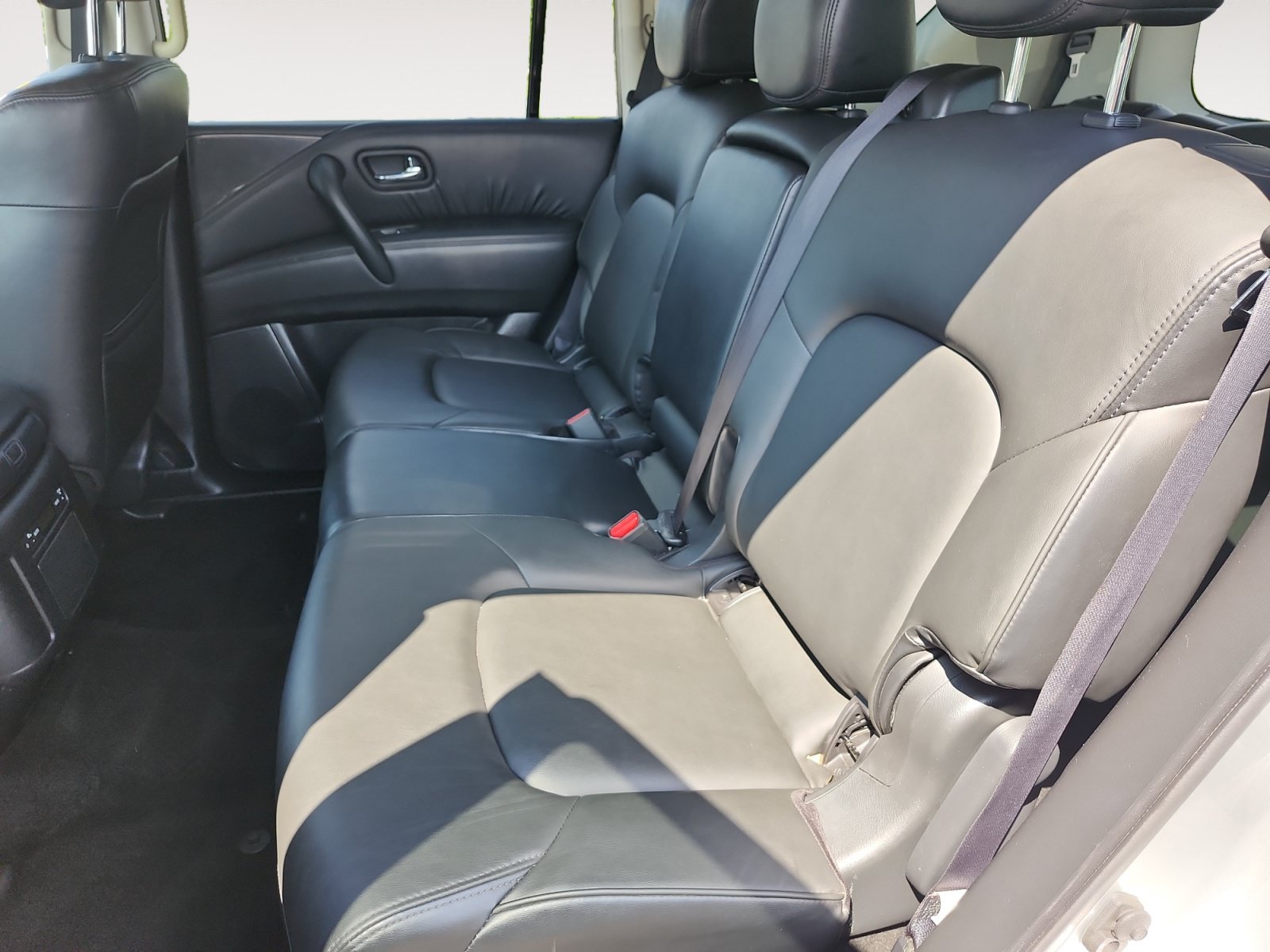 Used 2022 Nissan Armada SV AWD/4WD image 13