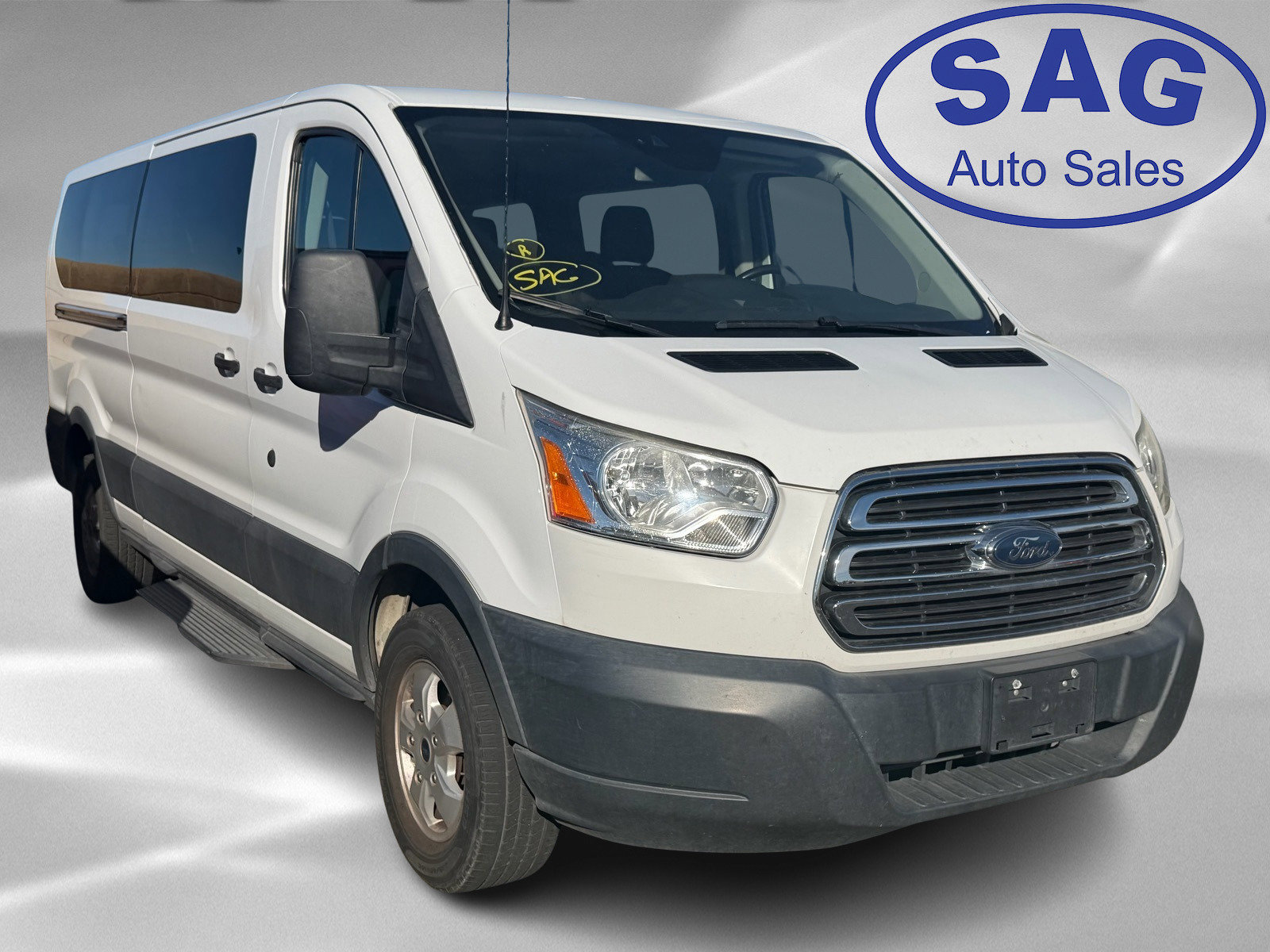 Used 2017 Ford Transit 350 XLT image 2