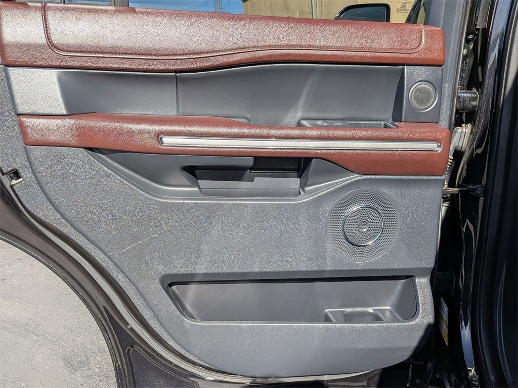 Used 2024 Ford Expedition Limited image 26